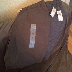 Old Navy boys pull on shorts